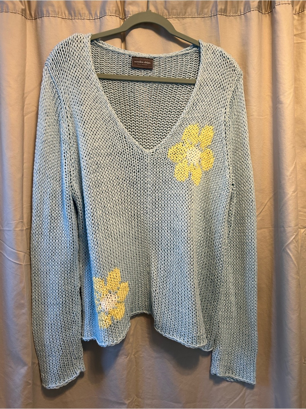 Wooden Ships summer Light Blue V-Neck Sweater with Yellow Floral Appliqués